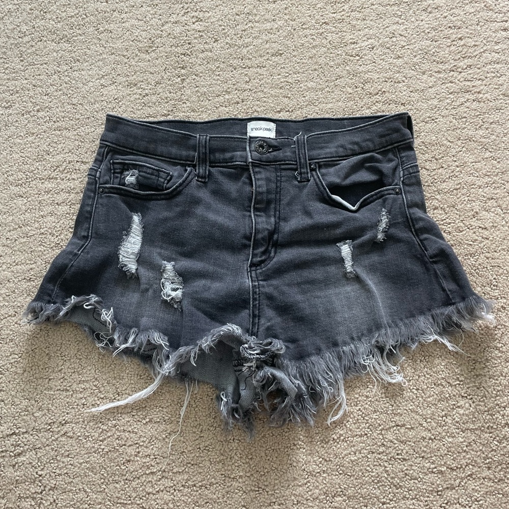 sneak peek super cute high rise shorts size small